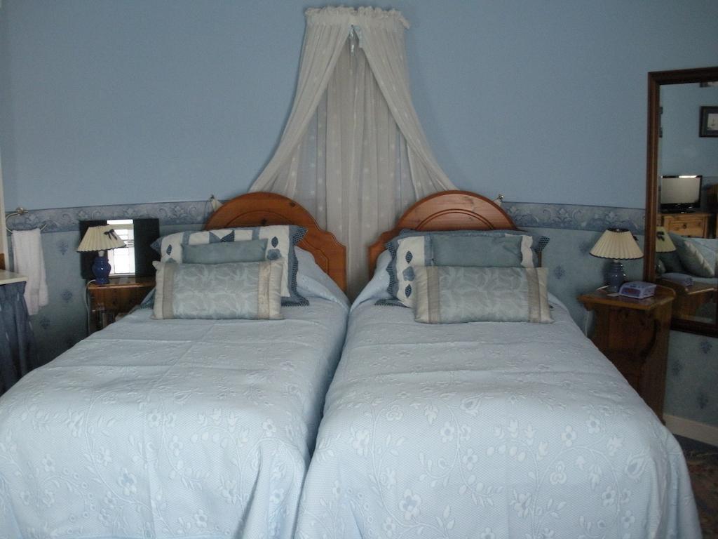 Manor Farm Oast Bed & Breakfast Winchelsea Room photo